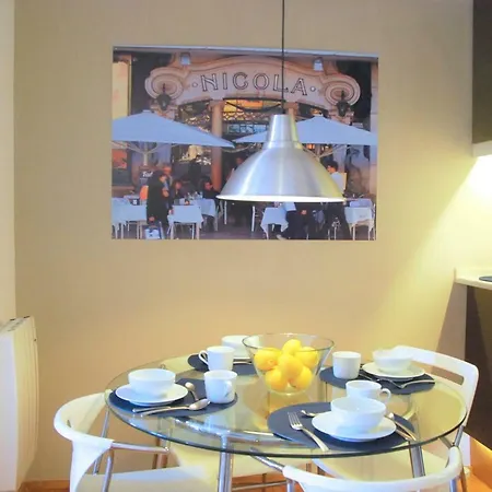 Daire Sunny, And Comfy Ap. In Av. Da Liberdade Lisboa