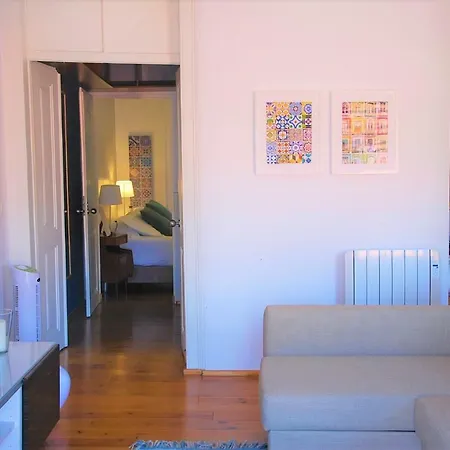 Sunny, And Comfy Ap. In Av. Da Liberdade