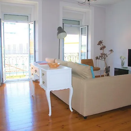Apartment Sunny, And Comfy Ap. In Av. Da Liberdade Lisbon
