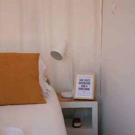 Sunny, And Comfy Ap. In Av. Da Liberdade * リスボン