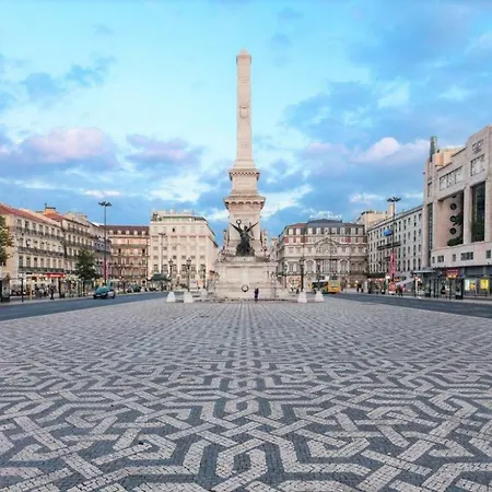 Sunny, And Comfy Ap. In Av. Da Liberdade * Lisboa