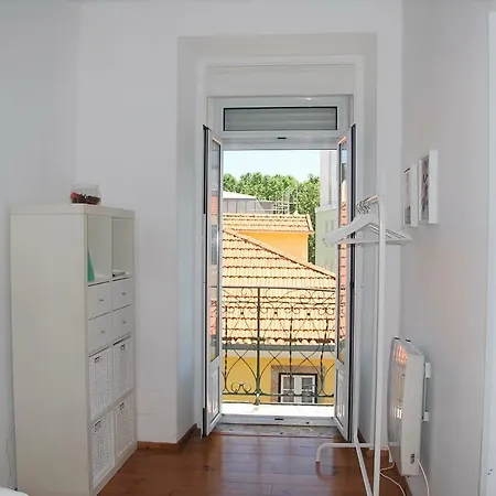 Daire Sunny, And Comfy Ap. In Av. Da Liberdade Lisboa