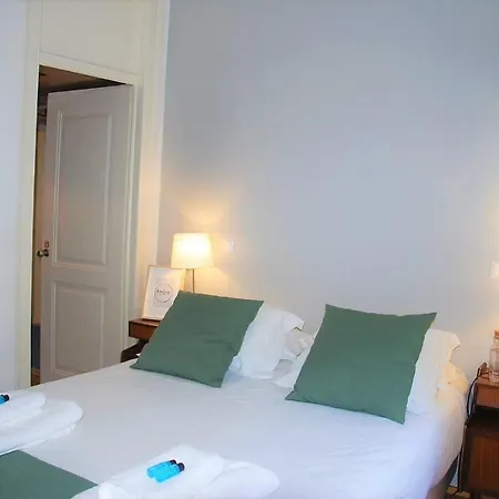 Sunny, And Comfy Ap. In Av. Da Liberdade * リスボン