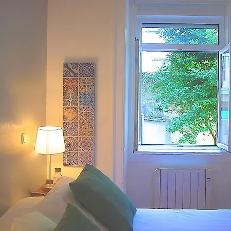 Sunny, And Comfy Ap. In Av. Da Liberdade リスボン