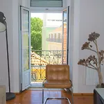 Sunny, And Comfy Ap. In Av. Da Liberdade Lisboa