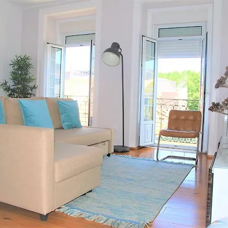 Sunny, And Comfy Ap. In Av. Da Liberdade Apartman