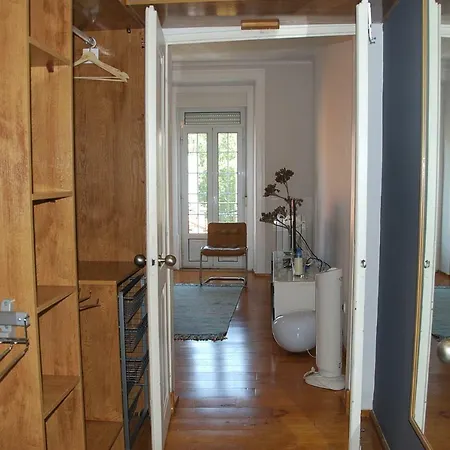 Sunny, And Comfy Ap. In Av. Da Liberdade Apartman