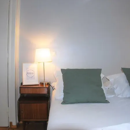 Sunny, And Comfy Ap. In Av. Da Liberdade Apartman