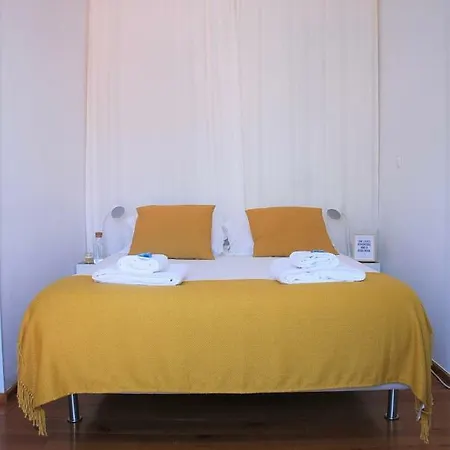 Sunny, And Comfy Ap. In Av. Da Liberdade * Lisboa