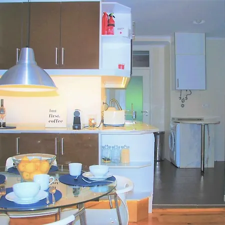 Sunny, And Comfy Ap. In Av. Da Liberdade * Lisboa